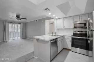 Photo #5: 6951107 Listing 