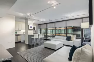 Photo #6: 6951234 Listing 