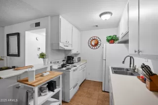 Photo #3: 6951319 Listing 