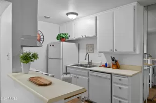 Photo #4: 6951319 Listing 