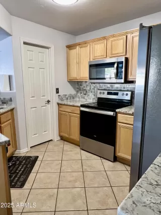 Photo #6: 6951652 Listing 