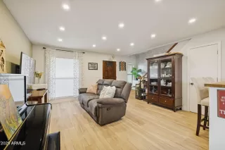 Photo #2: 6951707 Listing 