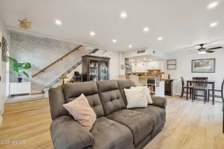 Photo #3: 6951707 Listing 