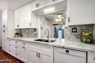 Photo #4: 6951726 Listing