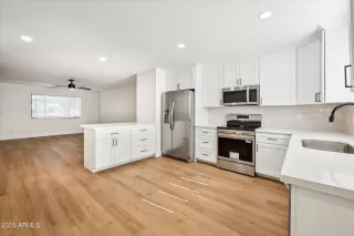 Photo #2: 6951868 Listing 