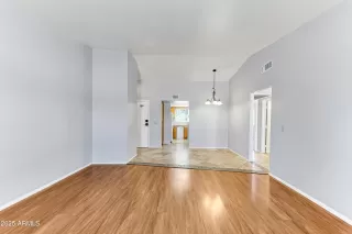 Photo #4: 6951909 Listing