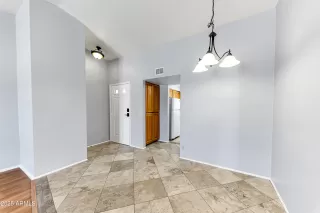 Photo #5: 6951909 Listing