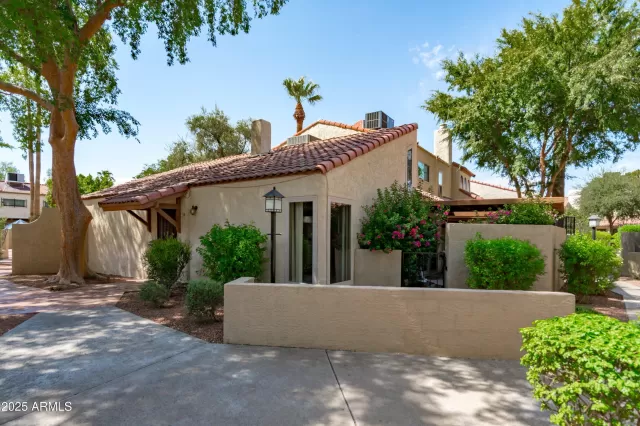 MLS: 6951918 Condo For Sale