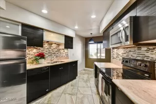 Photo #6: 6951962 Listing