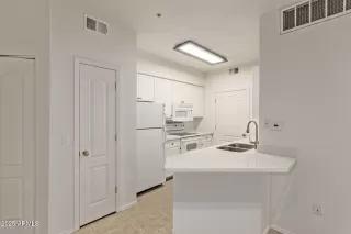 Photo #6: 6951965 Listing 