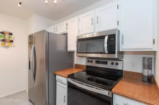 Photo #6: 6952094 Listing