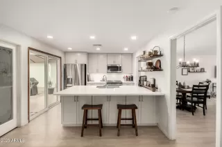 Photo #4: 6952135 Listing