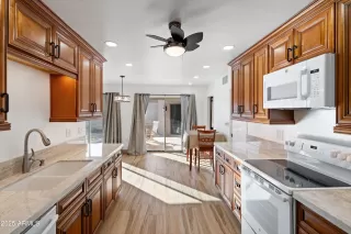 Photo #5: 6952241 Listing