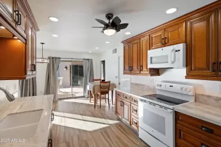 Photo #6: 6952241 Listing