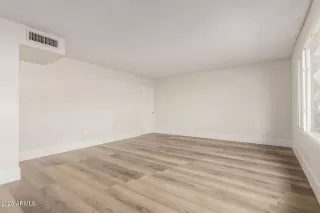 Photo #5: 6952356 Listing 