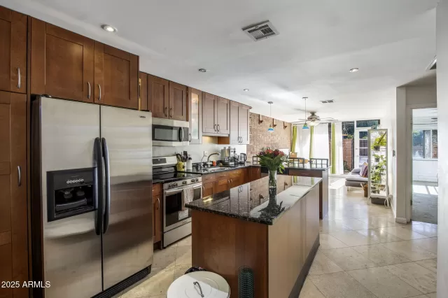 MLS: 6952390 Condo For Sale