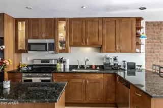 Photo #1: 6952390 Listing 