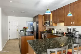 Photo #2: 6952390 Listing 