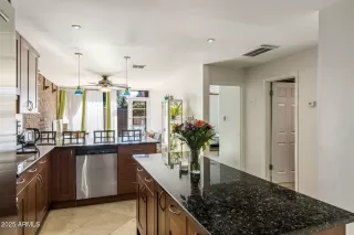 Photo #6: 6952390 Listing 