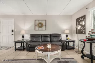 Photo #3: 6952394 Listing