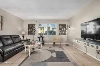 Photo #4: 6952394 Listing