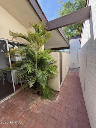 Photo #4: 6952409 Listing