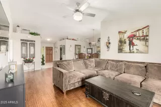 Photo #5: 6952579 Listing 