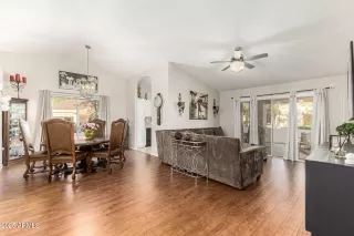 Photo #6: 6952579 Listing 