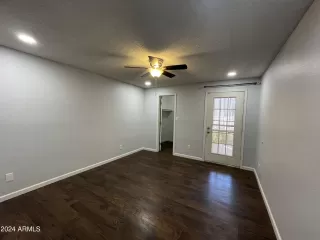 Photo #5: 6952652 Listing 