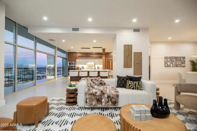 MLS: 6952673 Condo For Sale