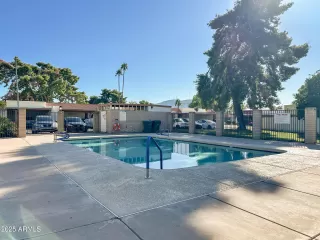 Photo #5: 6952677 Listing 