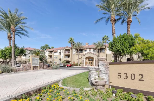 MLS: 6952807 Condo For Sale