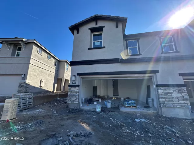 MLS: 6952918 Condo For Sale