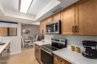 Photo #4: 6952926 Listing