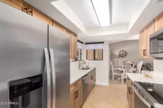 Photo #5: 6952926 Listing