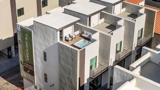 MLS: 6953100 Condo For Sale