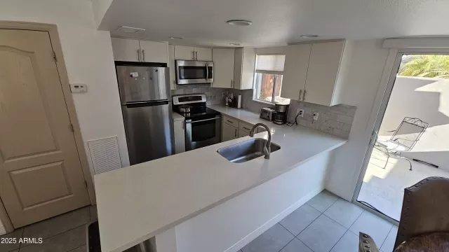 MLS: 6953111 Condo For Sale