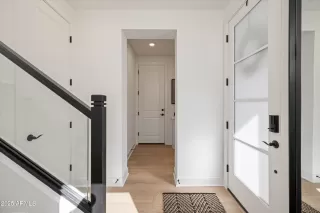 Photo #1: 6953182 Listing 