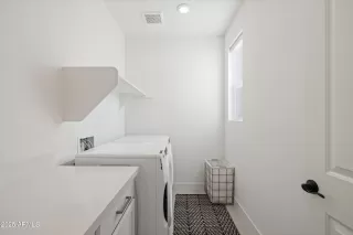 Photo #2: 6953182 Listing 