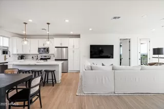 Photo #5: 6953182 Listing 