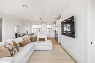 Photo #6: 6953182 Listing 