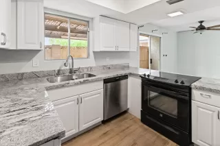 Photo #5: 6953319 Listing 