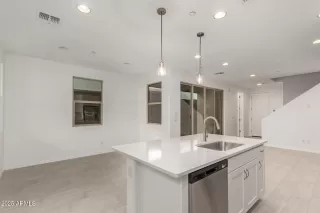 Photo #3: 6953395 Listing 