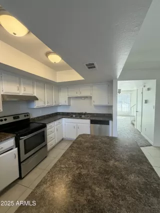 Photo #6: 6953407 Listing 