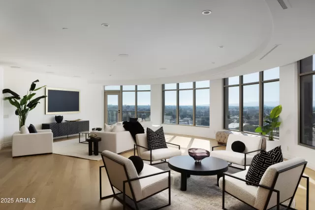 MLS: 6953410 Condo For Sale