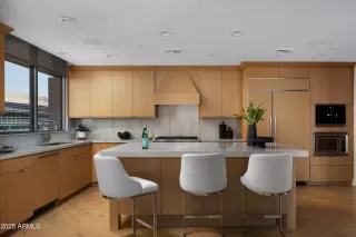 Photo #3: 6953410 Listing 