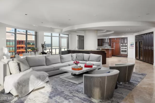 MLS: 6953484 Condo For Sale