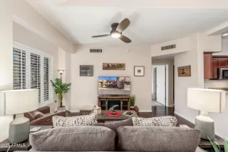 Photo #3: 6953560 Listing