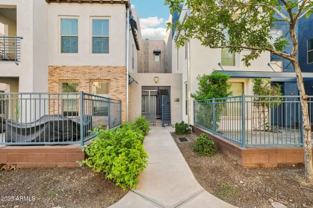 MLS: 6953588 Condo For Sale