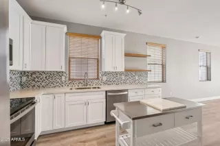 Photo #1: 6953588 Listing